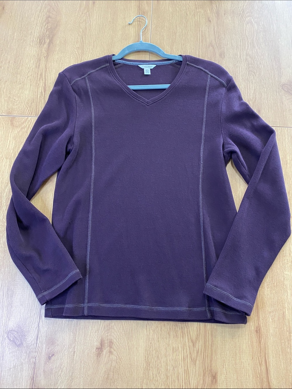Calvin Klein Men's V-Neck Sweater in Plum